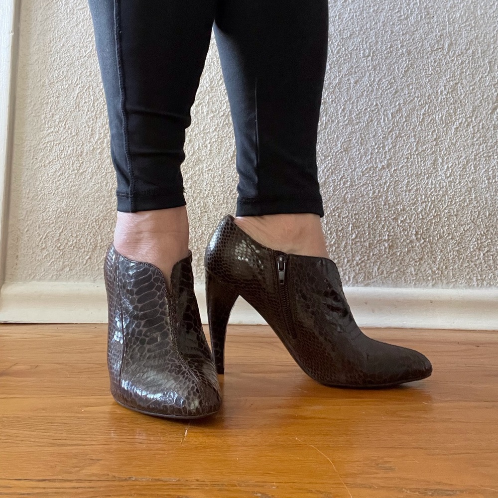Snakeskin look brown booties